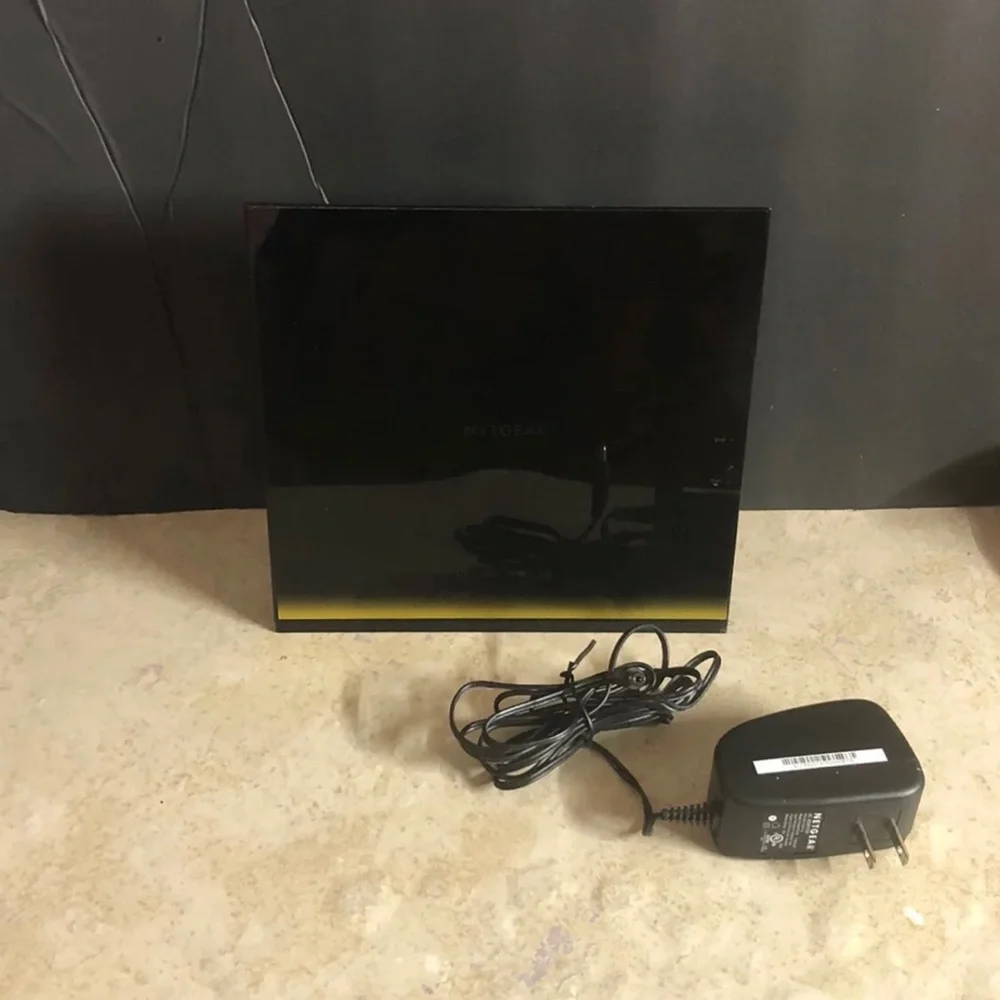 Netgear R6300 Smart Wifi Router - Picture 2 of 7